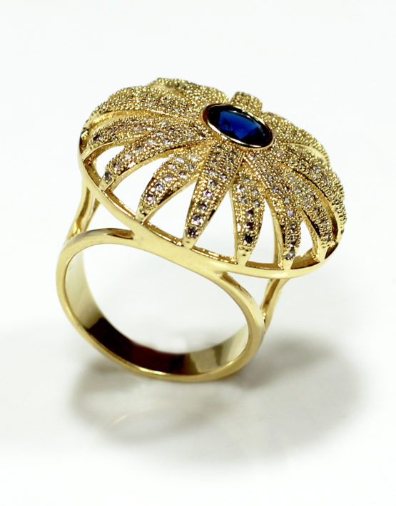 Anel folheado ouro 18k com Pedra Zircônia Azul e cravejado com micro zircônias