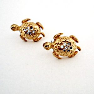 Brinco Tartaruga Dourada com Zircônia